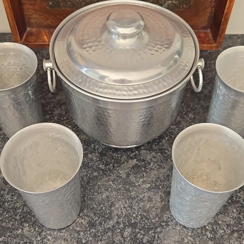 Vintage aluminum ice